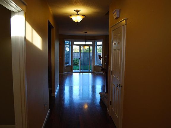 4th image of 4033 NE 166th Ave