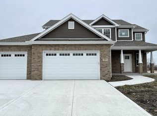 4900 141st St, Crestwood, IL 60445