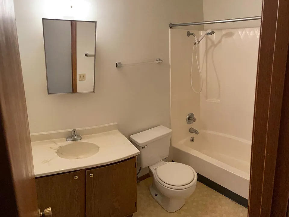 Full Bathroom