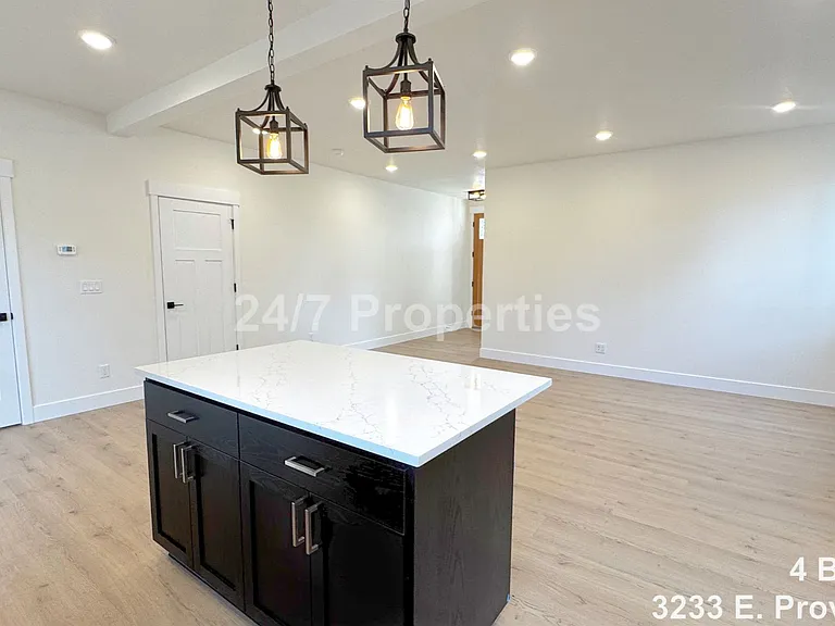 3233 E Province Ct — Photo 4