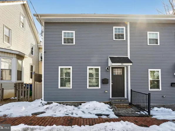 54 Hanover St, Pemberton, NJ 08068