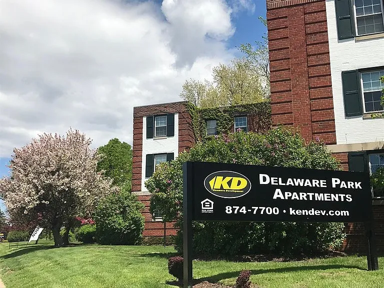 Delaware Park Apartments — Photo 14
