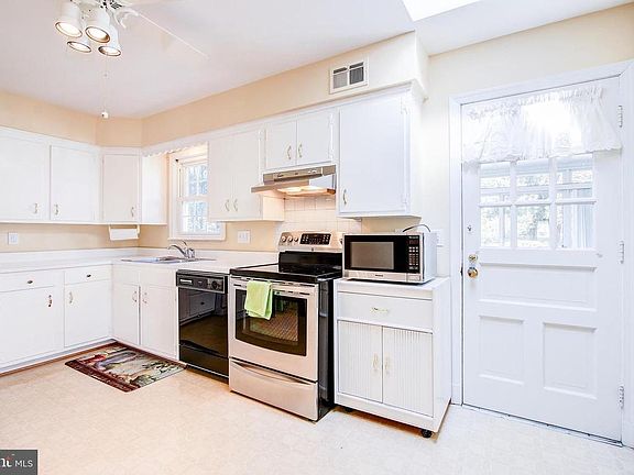 2nd image of 9005 Eugene Dr