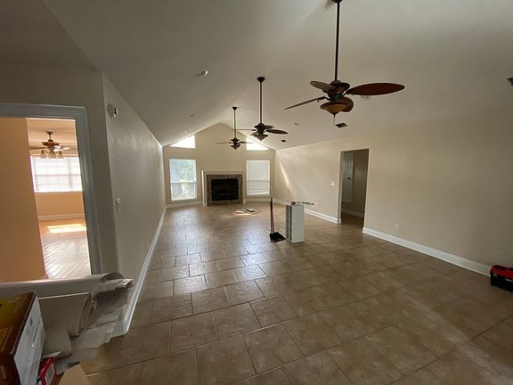 3rd image of 904 Coronado Dr