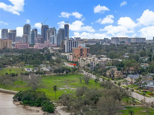 1200 N Shore Dr NE Unit 102, Saint Petersburg, FL 33701