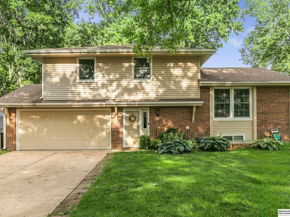 920 Lamplighter Ln, Lincoln, NE 68510