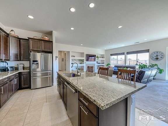 5th image of 460 Vista Grande Dr