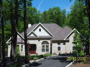 4 Rolling Rdg, West Milford, NJ 07480