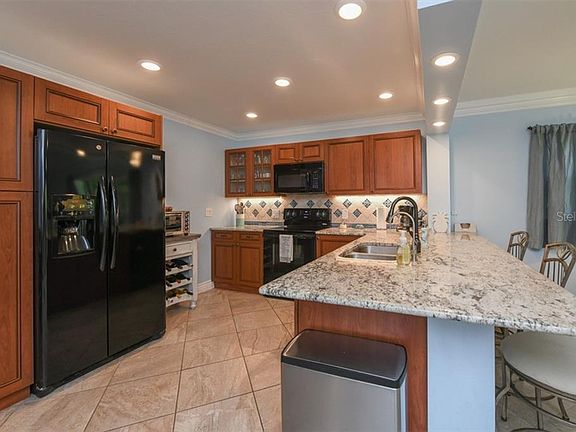 5th image of 225 Hourglass Way #106SUN