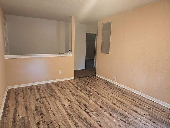 2nd image of 206 Alesa Dr Unit A