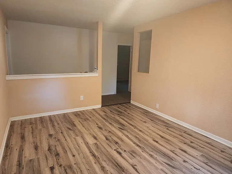 206 Alesa Dr #A — Photo 2