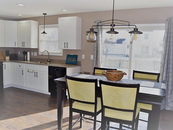 4th image of 696 Heartland Meadows Dr