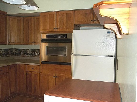 5th image of 504 Nead Ln