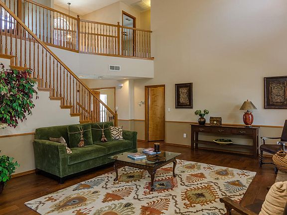 3rd image of 8428 Vista Verde Pl NW