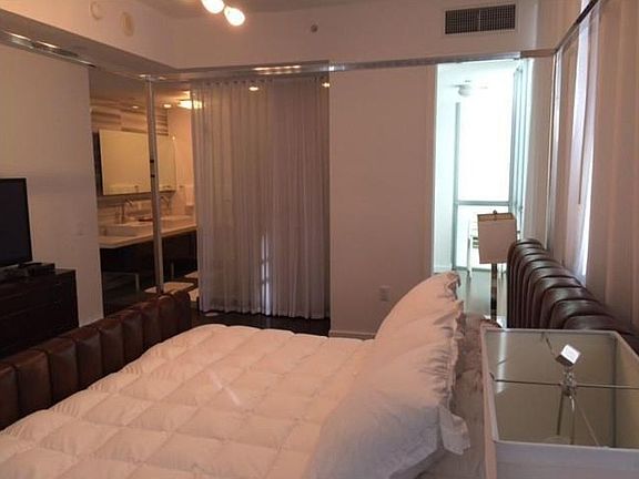 5th image of 1100 Biscayne Bldv #3508