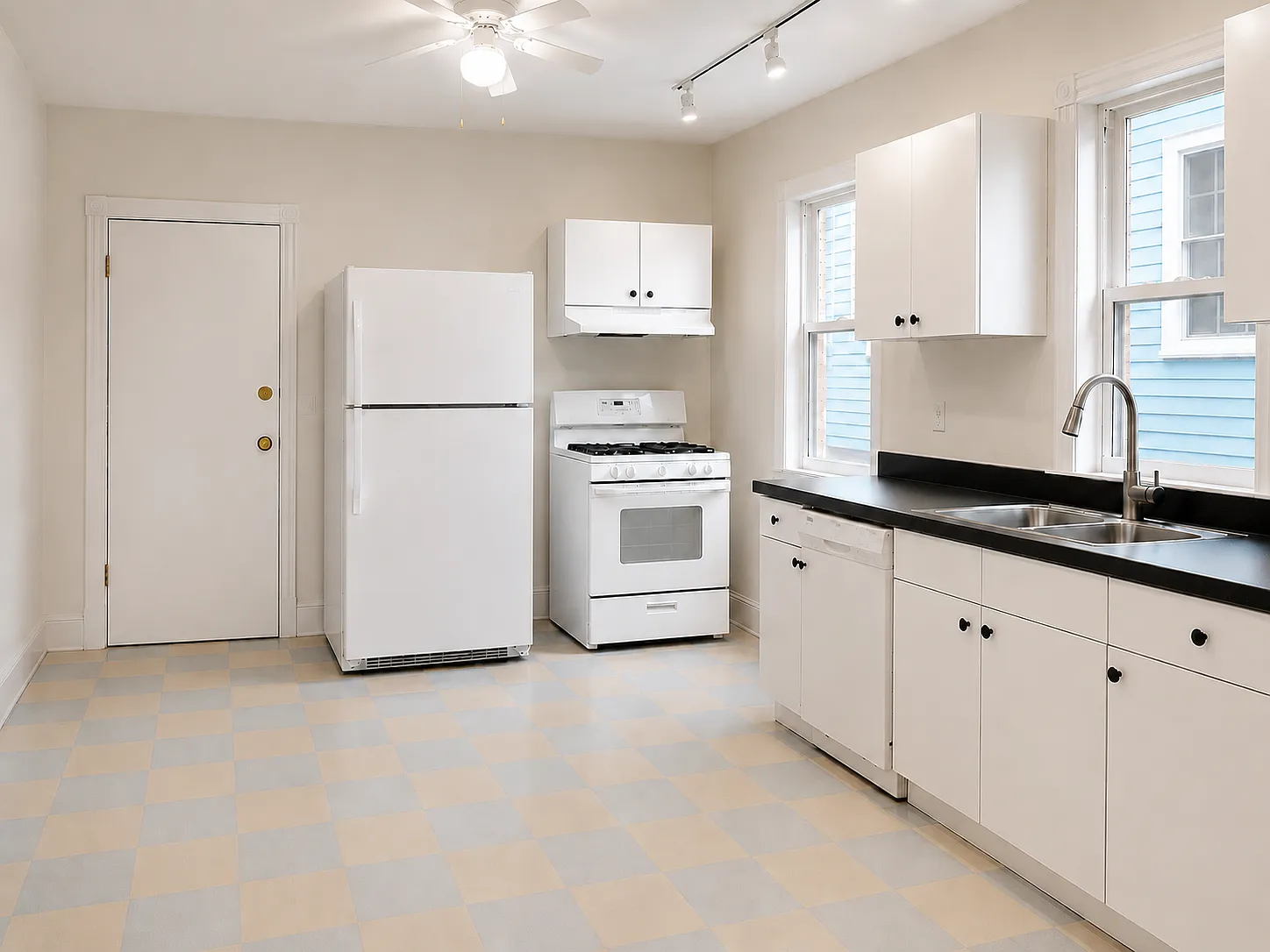 2 bed, 900 sqft, $2,700 — Photo 4