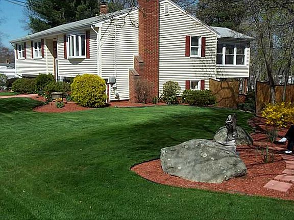 3rd image of 34 Mulberry Cir