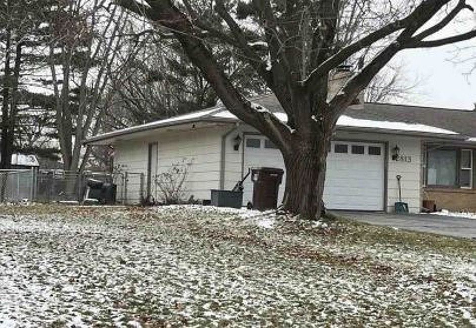2nd image of 2813 Cascade Dr