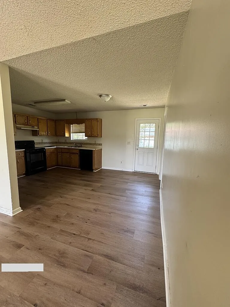 3 bed, 2.0 bath, 1092 sqft, $1,500 — Photo 4