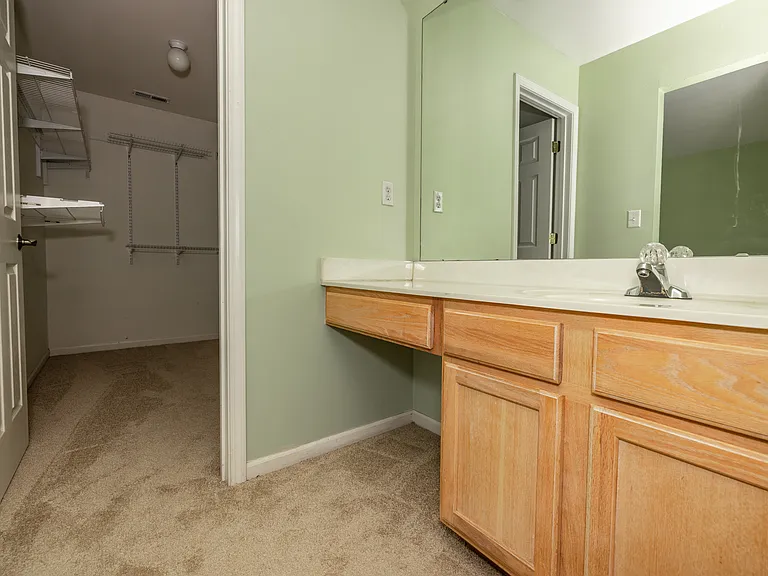 5010 Kames Sq — Photo 10