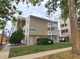 312 E White St APT 11, Champaign, IL 61820