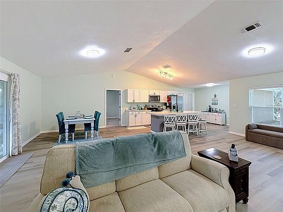 4th image of 706 OLD CREEK COURT