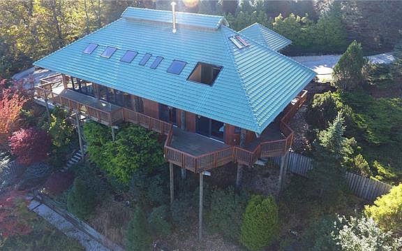 2nd image of 384 Saint Andrews Dr
