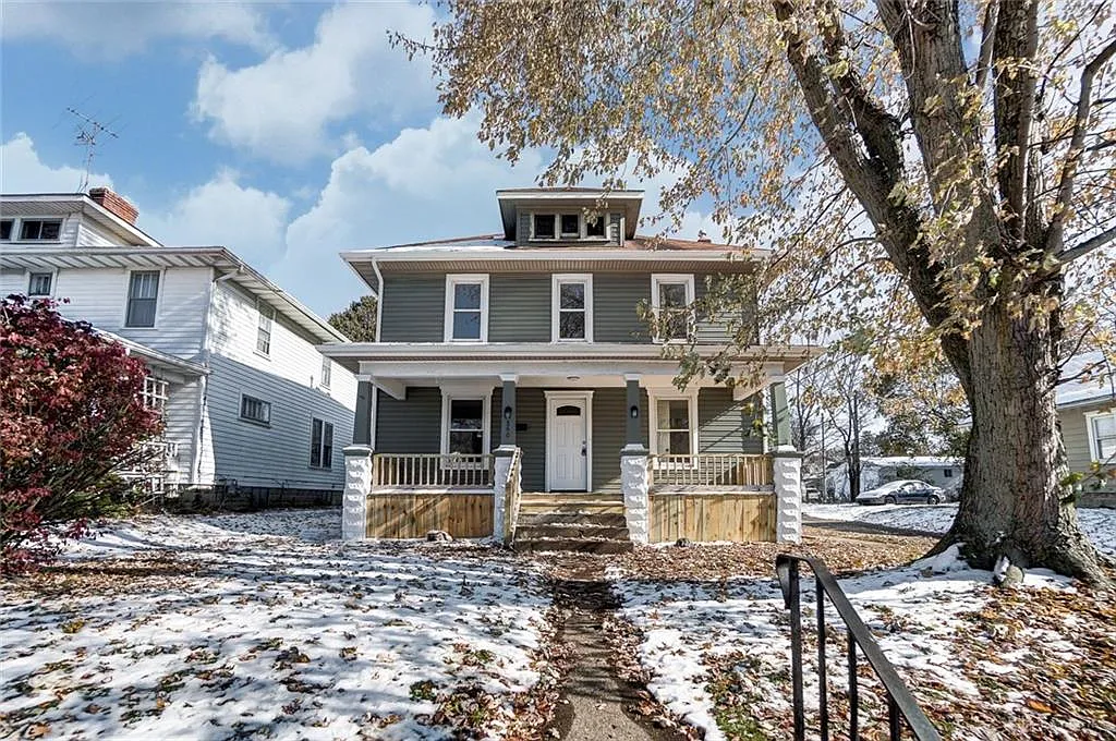 360 S Clairmont Ave photo 1