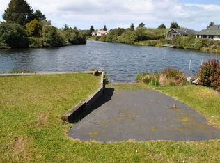 126 S Razor Clam Dr SW, Ocean Shores, WA 98569