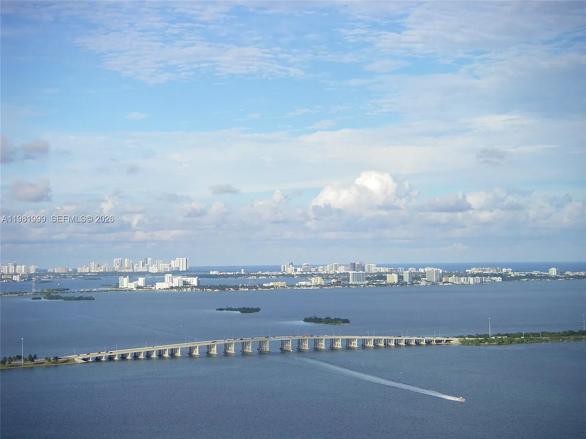 Building Photo - 1750 N Bayshore Dr #5307