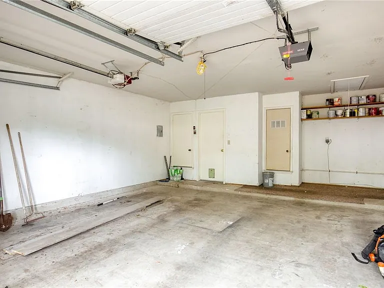9708 Moorberry St — Photo 27