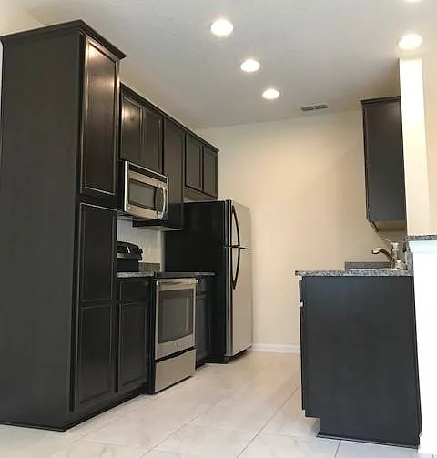 2 bed, 2.5 bath, 1333 sqft, $1,700 — Photo 4