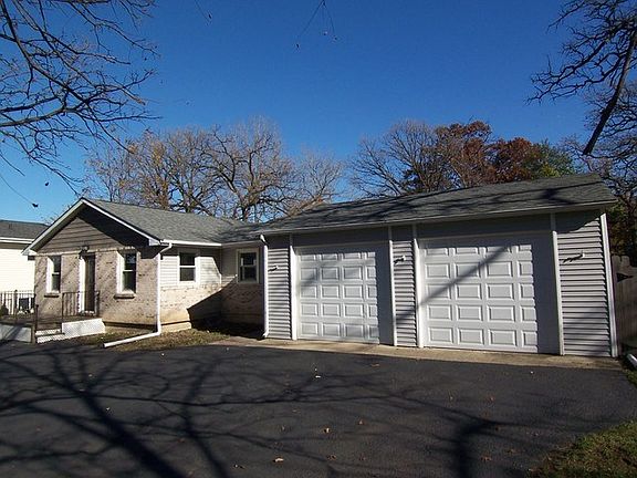 3rd image of 1617 Woodbine Dr