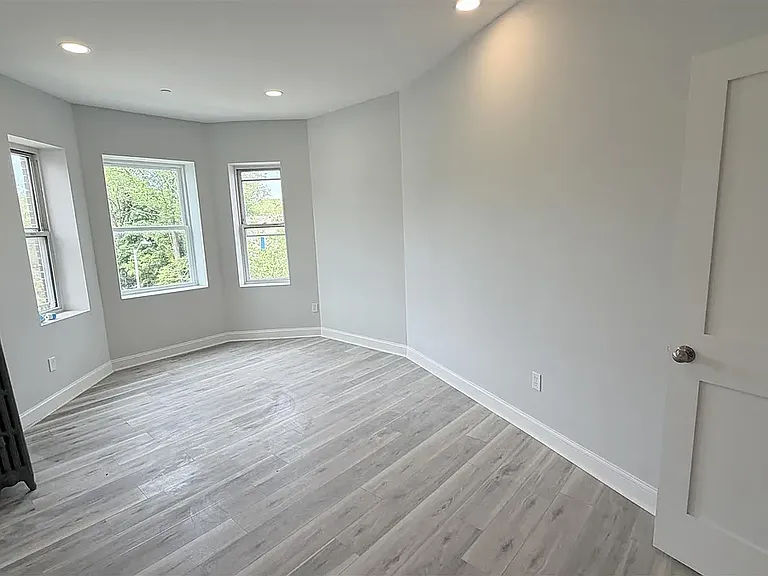 72 Kirkland St #2 — Photo 2