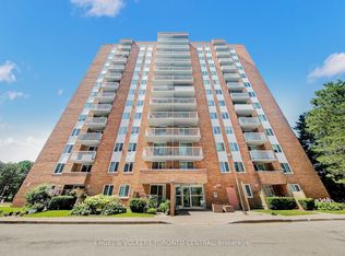 15 Sewells Rd #606, Toronto, ON M1B3V7