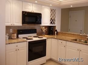 3rd image of 412 Banyan Way