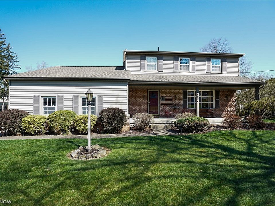 1st image of 670 Mapleridge Dr