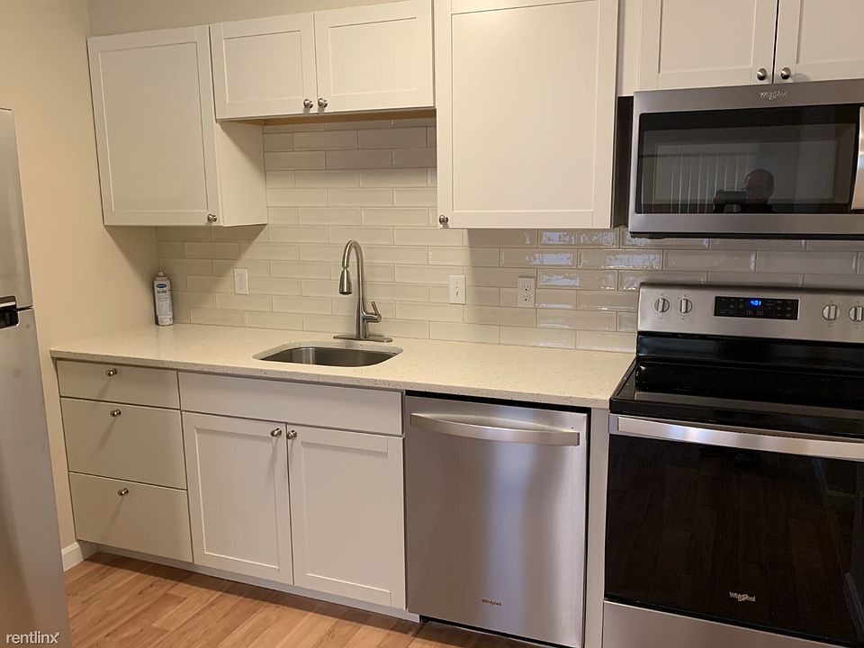 56 Seymour St APT 4, Roslindale, MA 02131 | Zillow