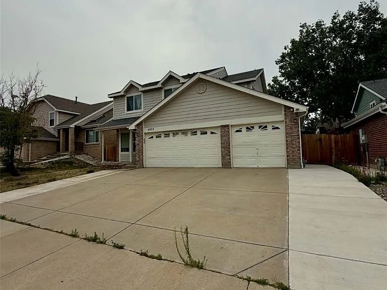 4925 Enid Way — Photo 2