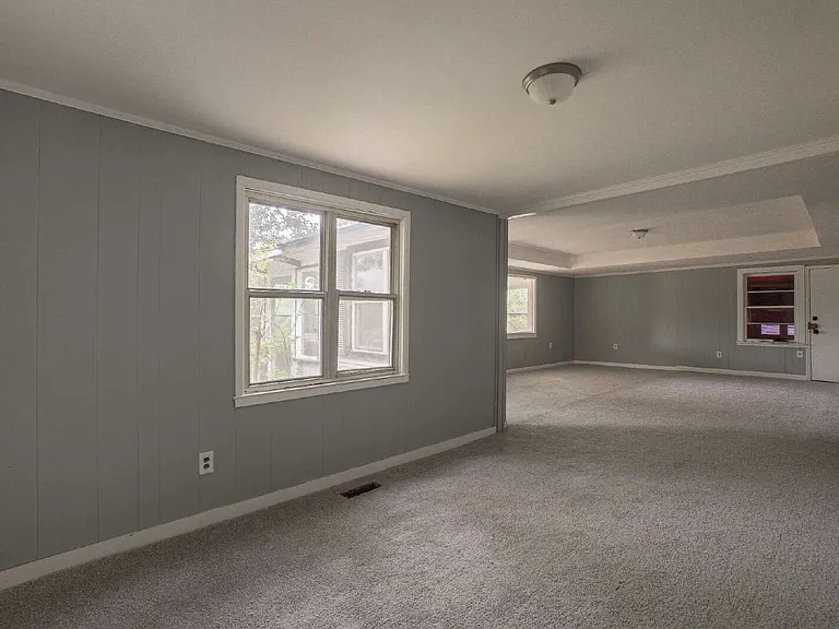5570 Keith Rd — Photo 9