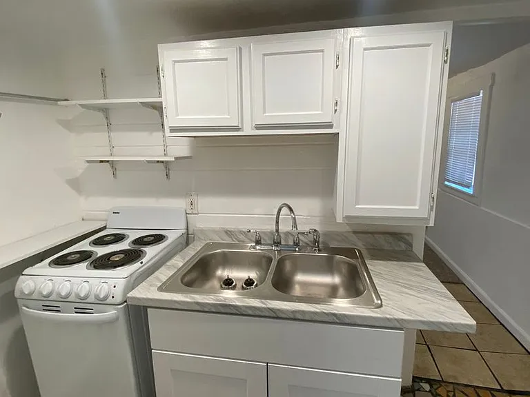 2800 Lafayette Ave #B — Photo 11
