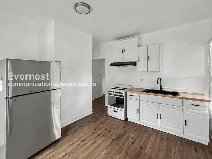 1515 36th Pl N — Photo 2