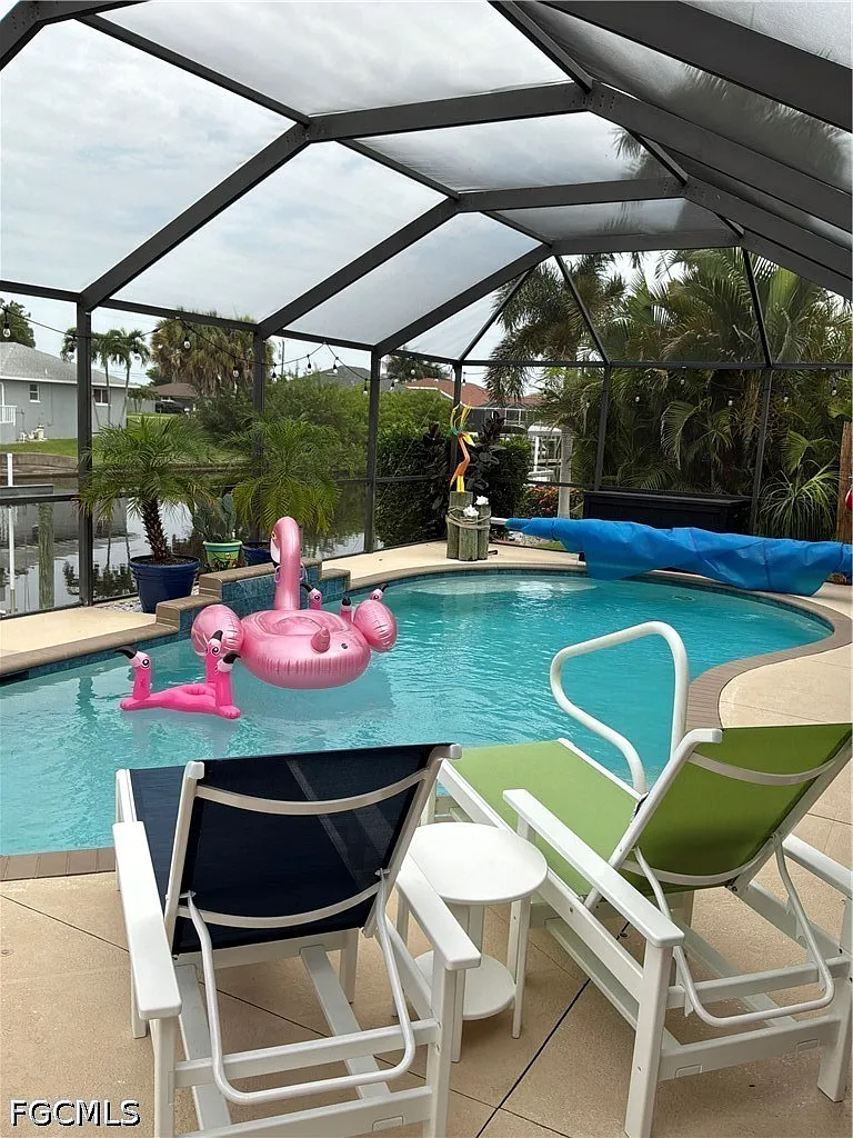 3 bed, 2.0 bath, 1873 sqft, $3,250 — Photo 2