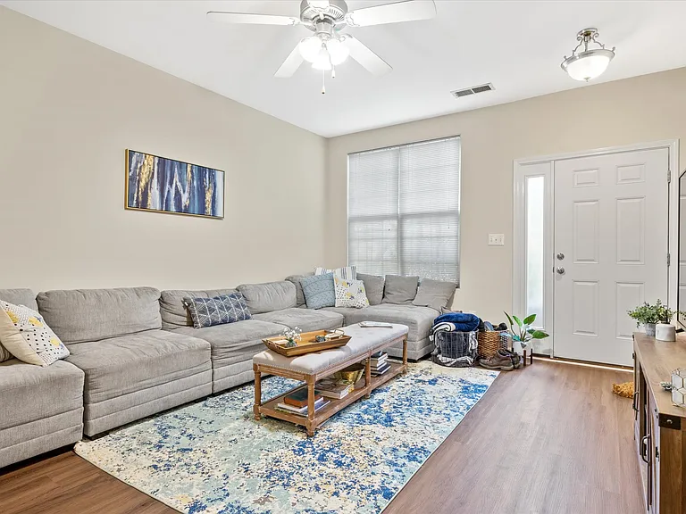 2537 Sun Seeker Ct — Photo 3