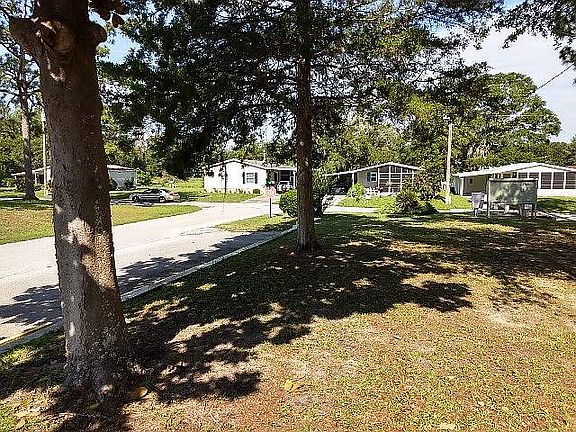 4th image of 570 NE 65th Ave