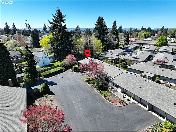 2nd image of 3611 NE 45th St