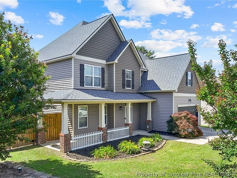 645 Highgrove Dr — Photo 2