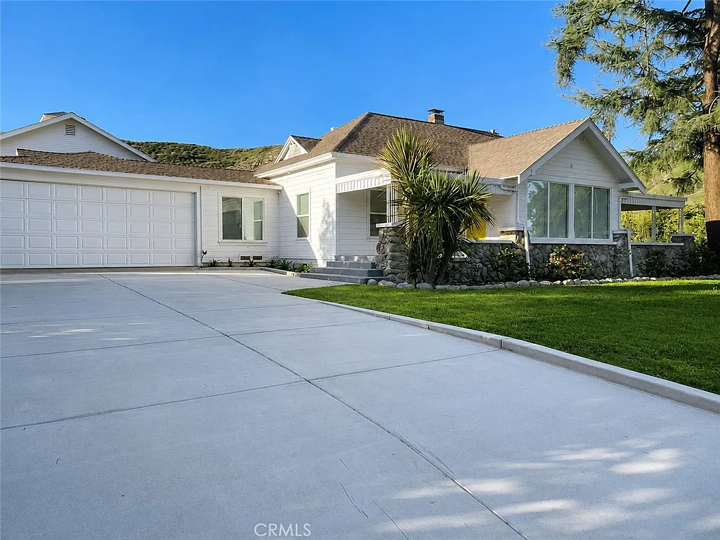 4 bed, 2972 sqft, $3,800 — Photo 1