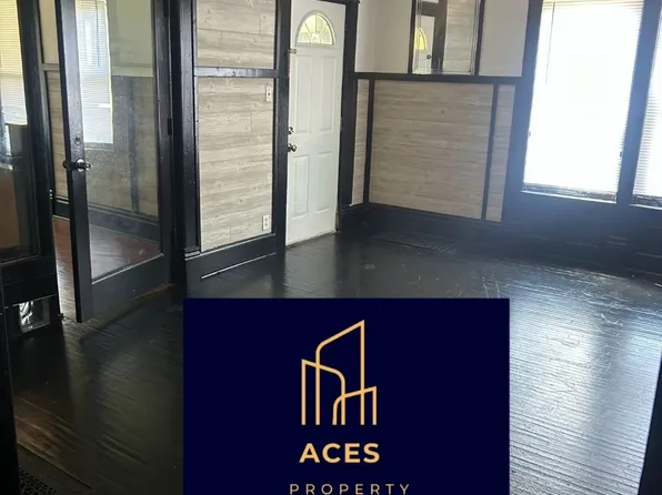 236 W Broadway St #1, Freeport, IL 61032