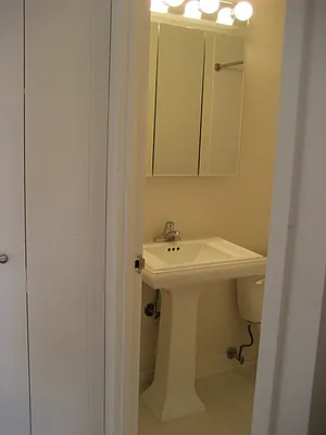 Rented by Realty Operations Group | media 9